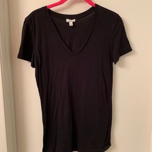 unknown brand black tee